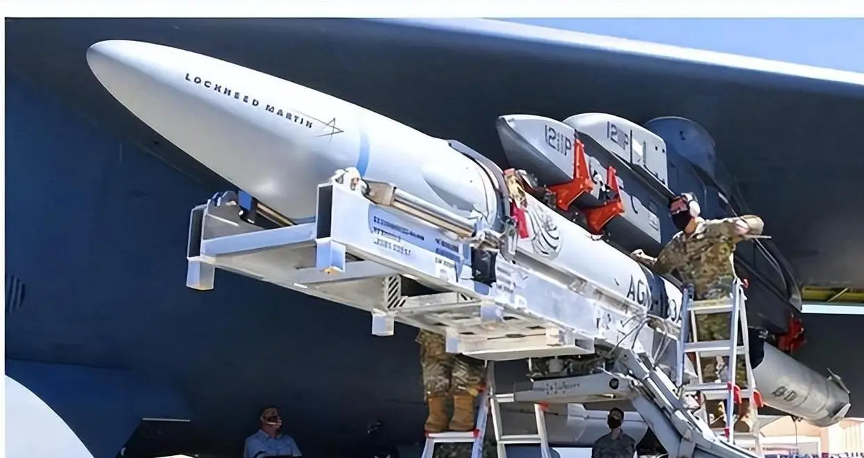 美国最新LRSO“远程防区外巡航导弹”射程能超50...