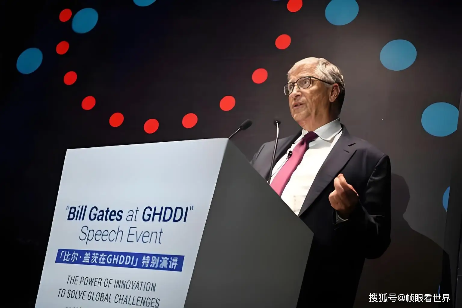 美国民众宣称新冠病毒是比尔盖茨研制，这背后究竟发生...