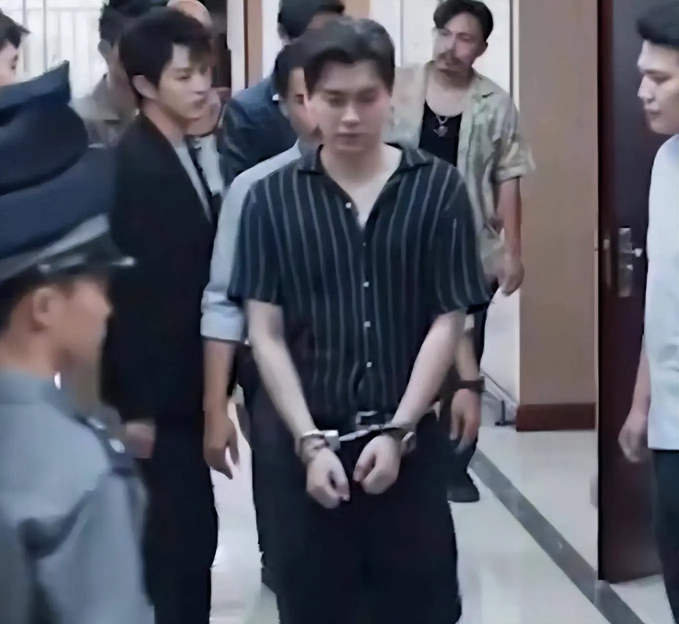 娱乐圈吸毒风波到底有多严重？明星们背后的真相是什么？