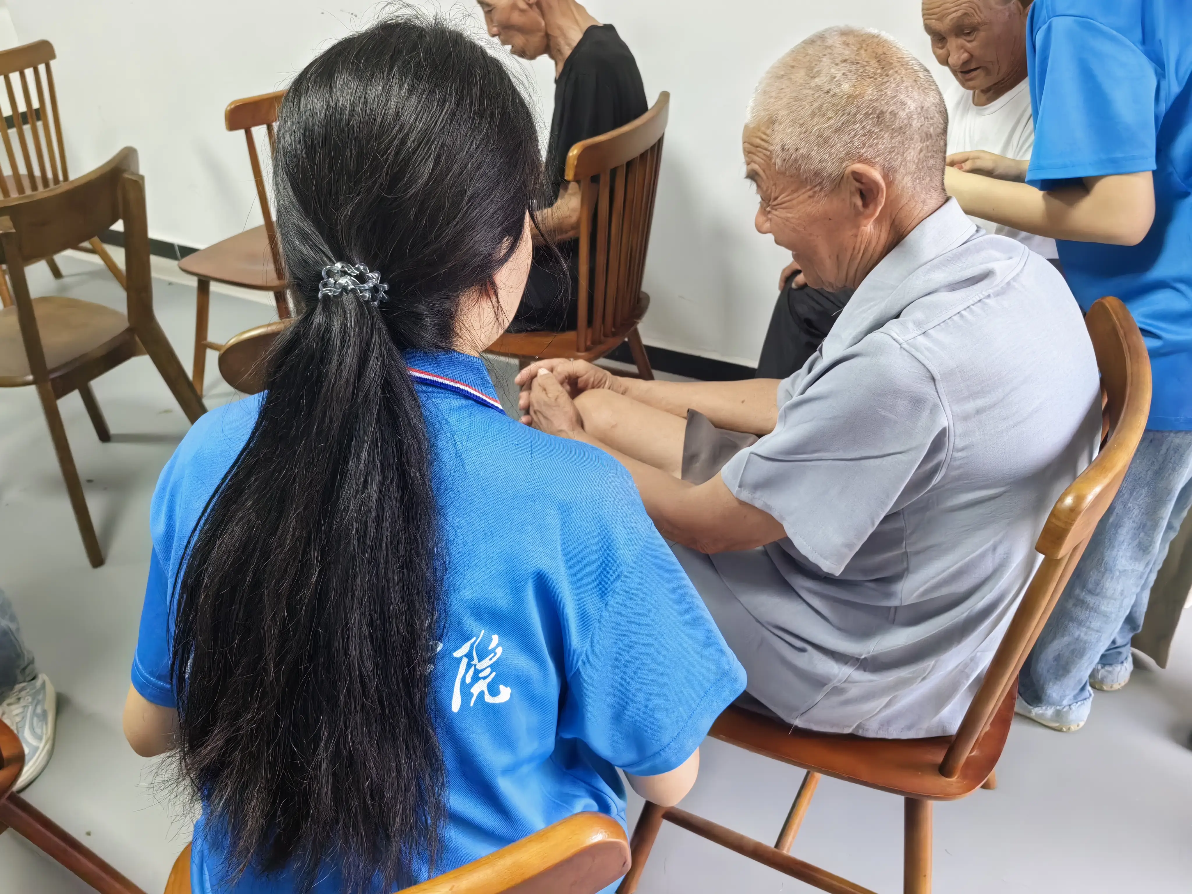 近日，有消息称,日本女子大学生按摩院真实评价：安全与体验解析