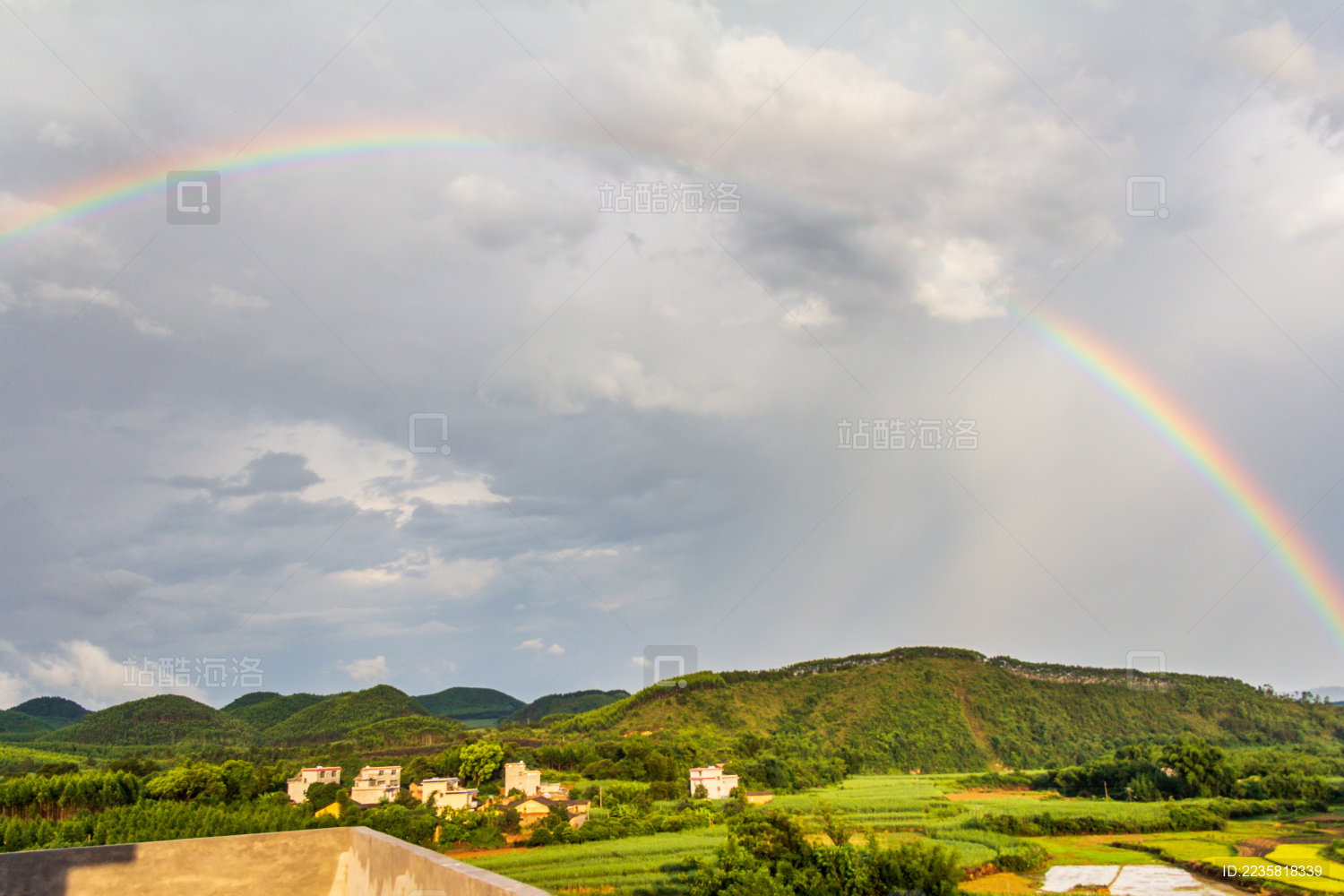 起风时叶子哗哗作响,夏日蝉鸣如在耳边,那里是家...