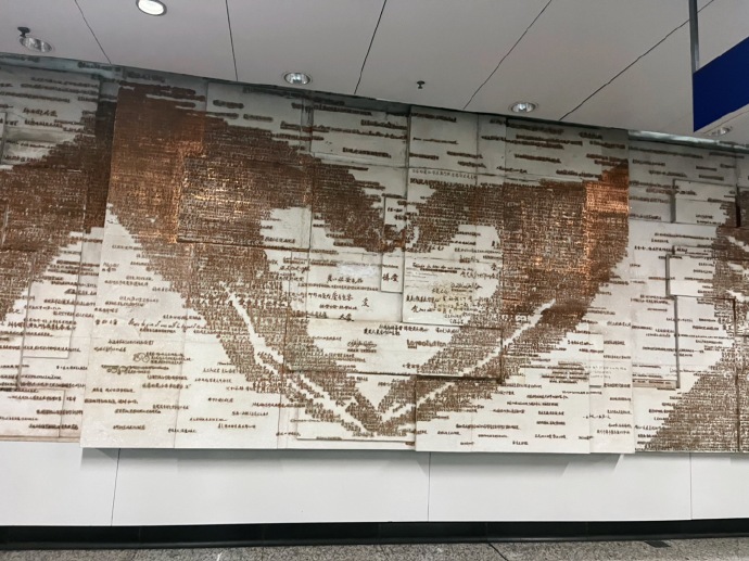 肯尼亚:一墙之隔,两种人生?...