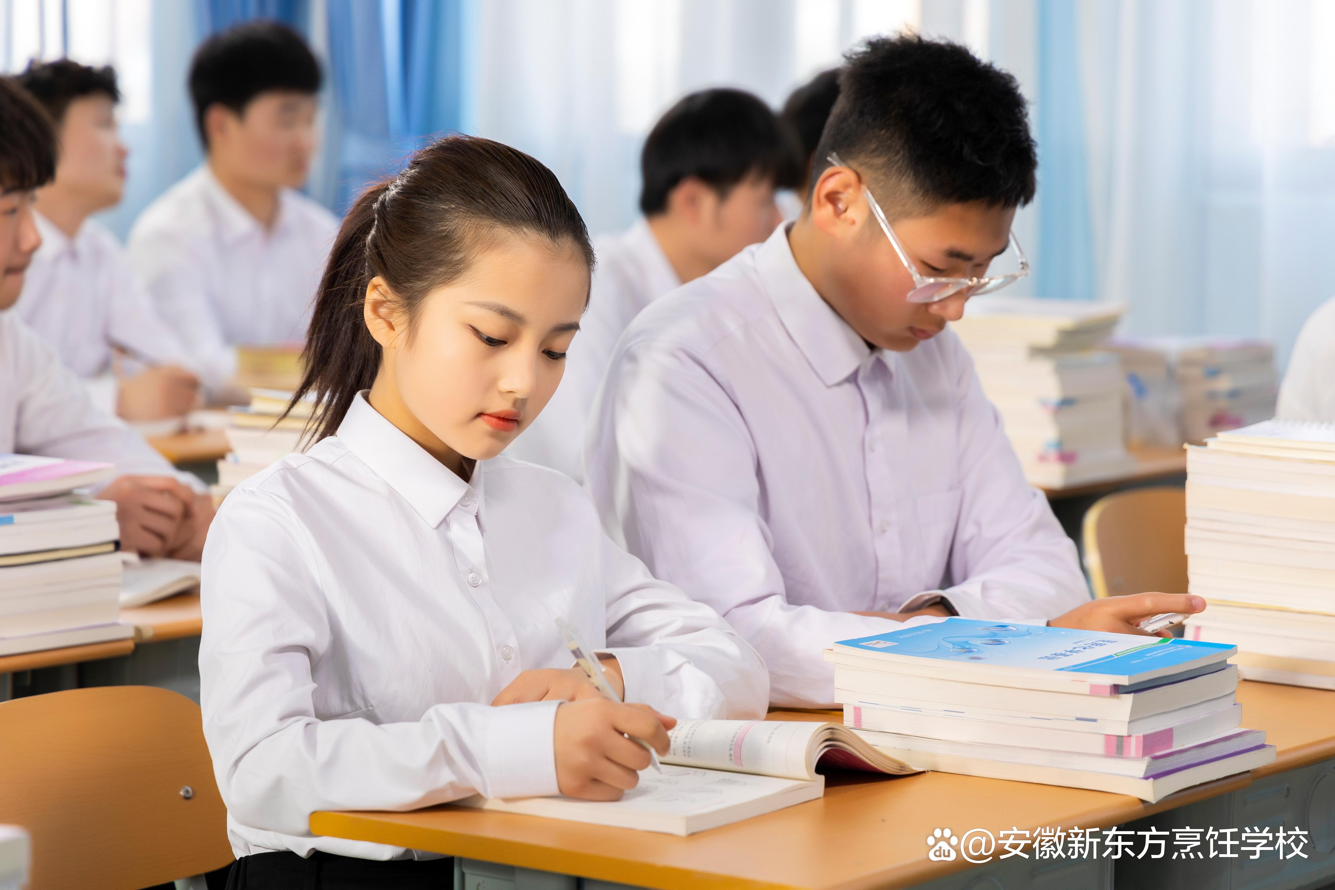 没错,我就是那个印钱的...