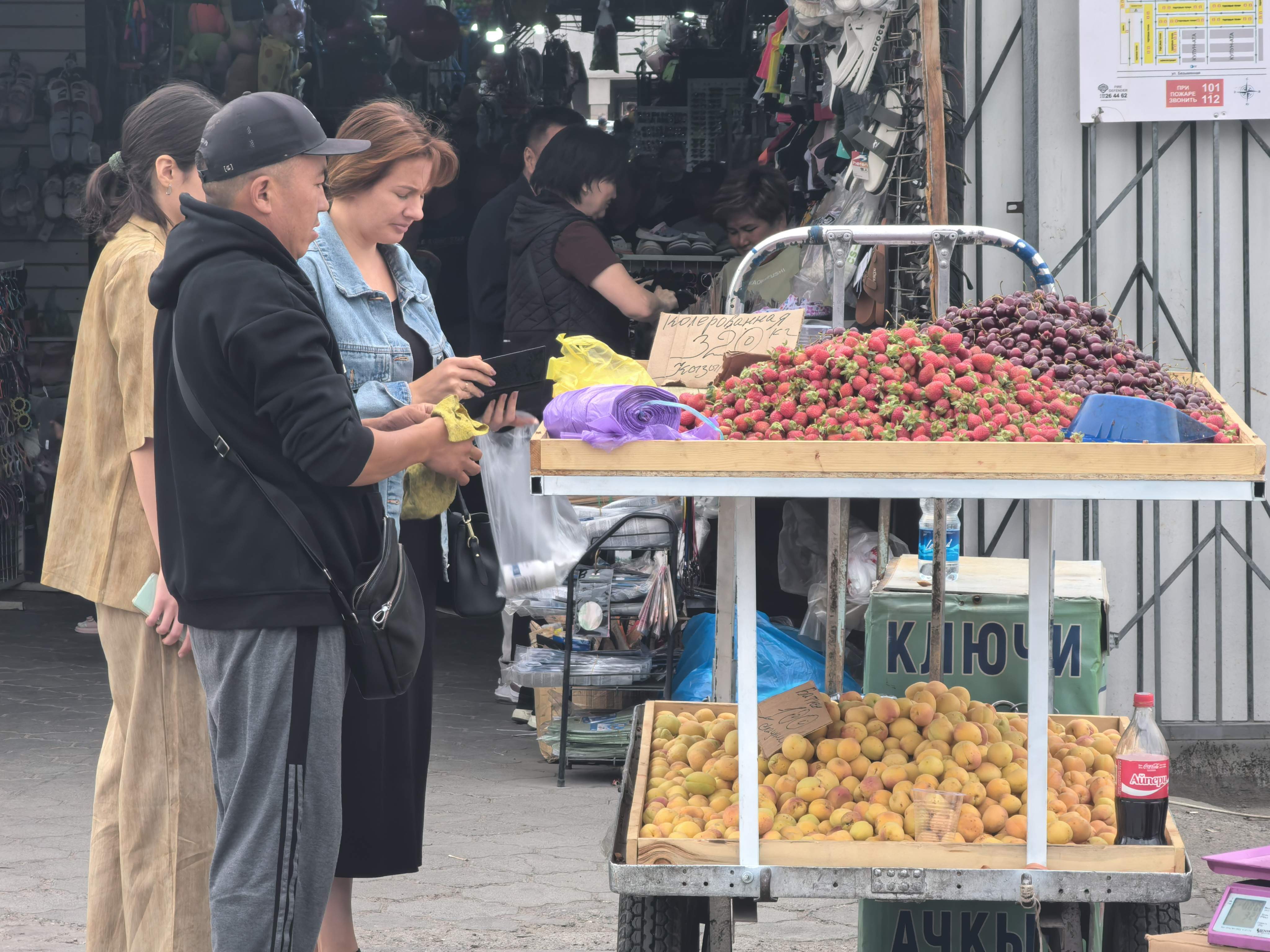 关于“街头巷尾”的全方位解读和深层含义解析