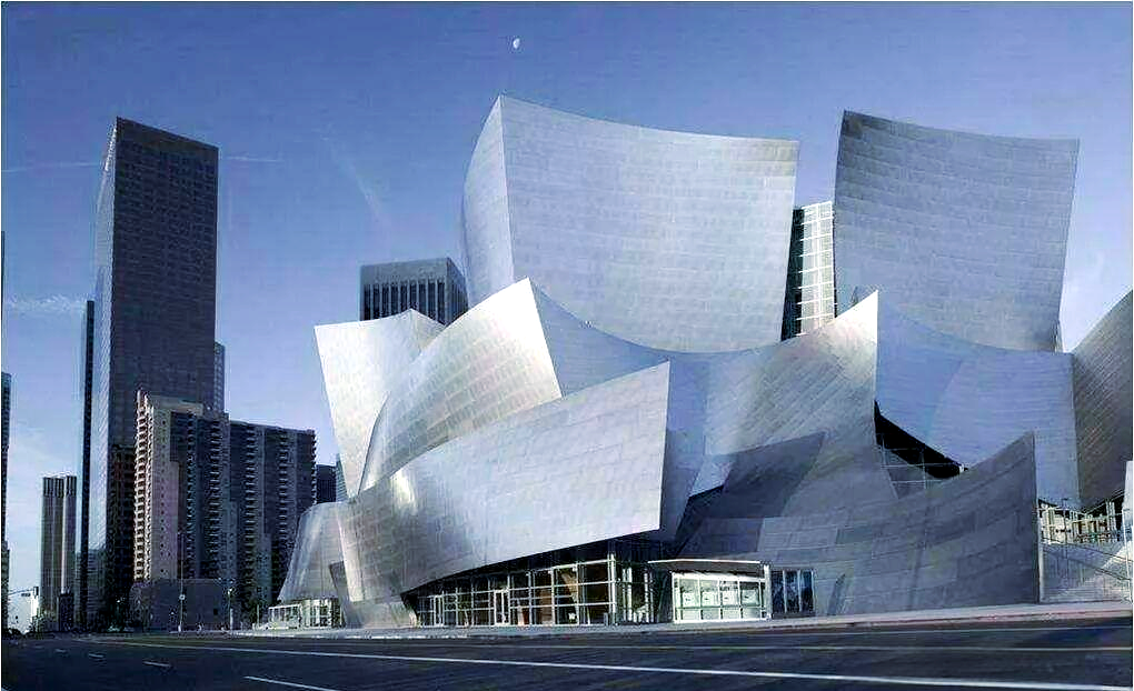 '800元一晚的约会消费算贵吗?——从经济学与社交心理学的双重解构'