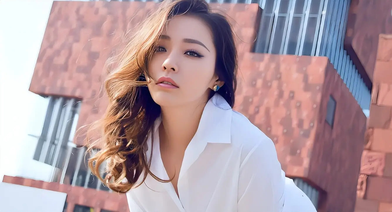 近期热门话题揭秘：熟女棚户区到底是什么地方