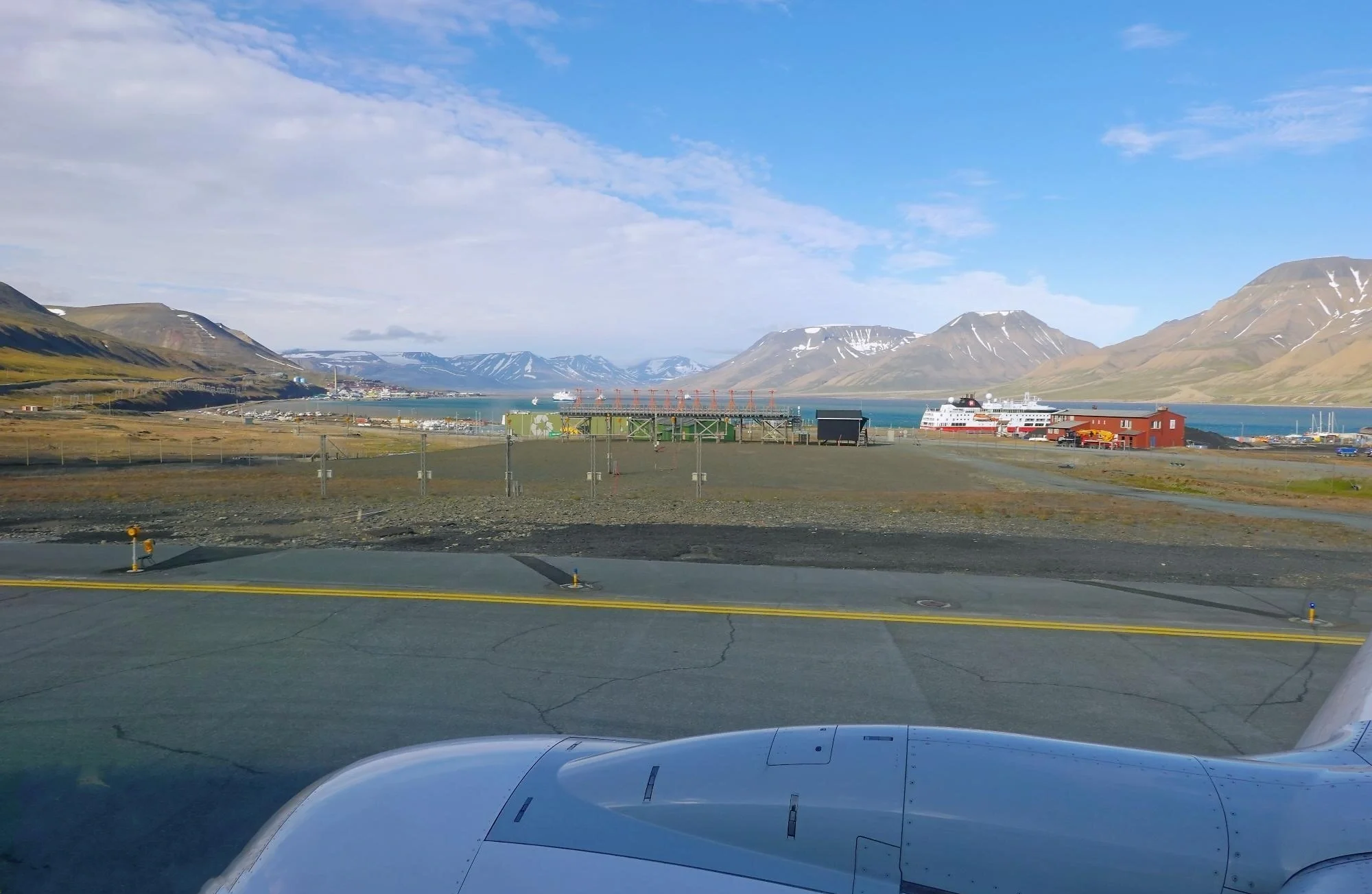 探秘地球最北端的城市——朗伊尔?...