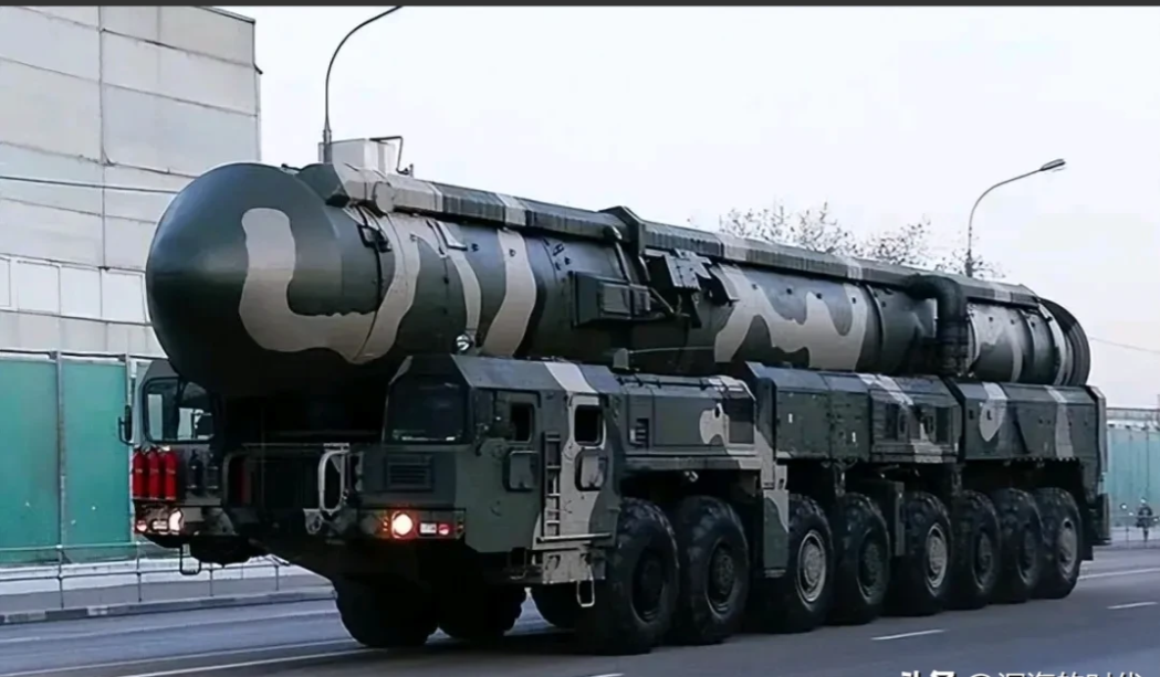 朝鲜第一款洲际导弹：让弹头再飞一会儿...