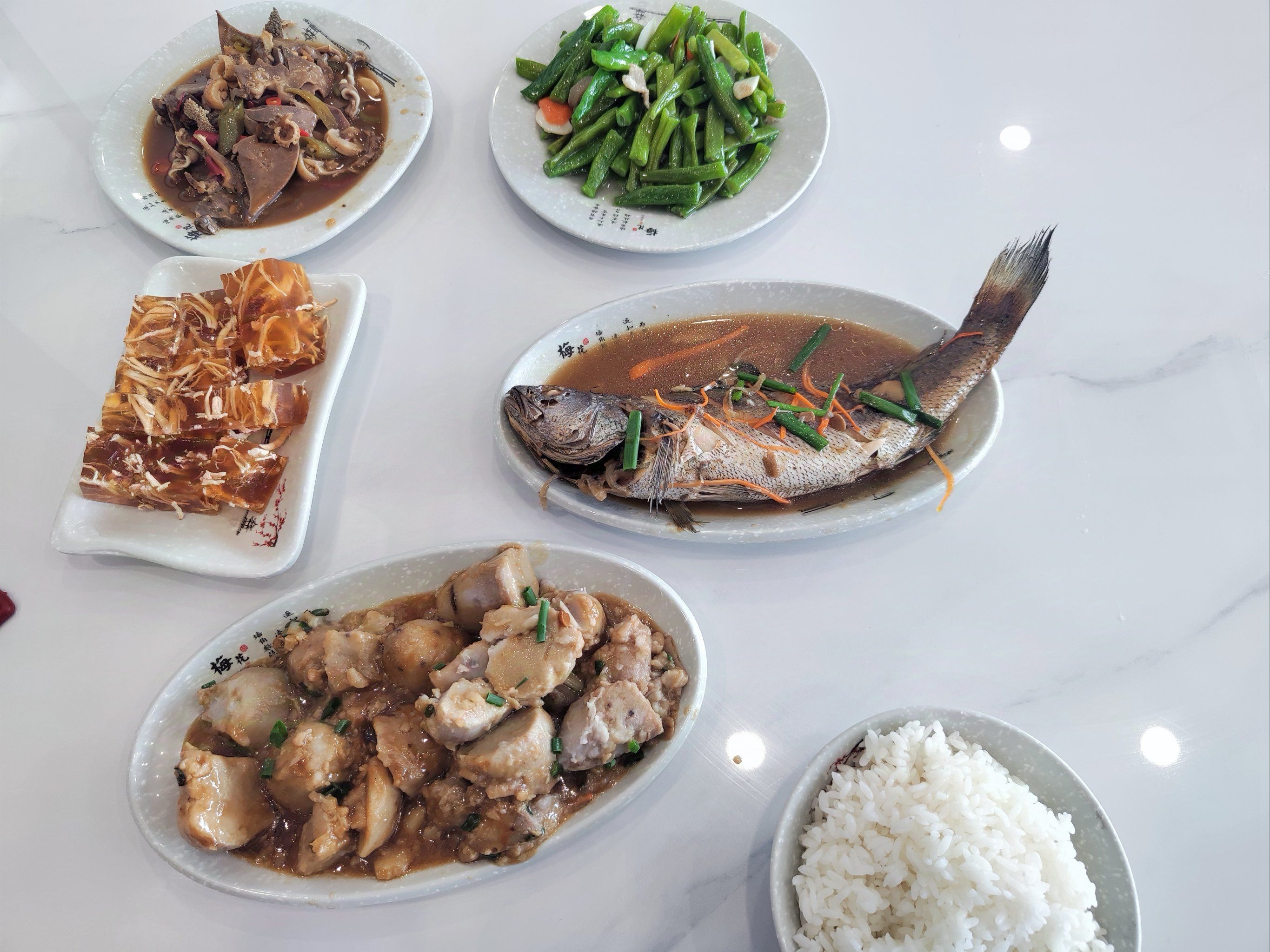 为什么白领总是为午餐发愁？_100元快餐不限次数二维码帮你省60%月开销