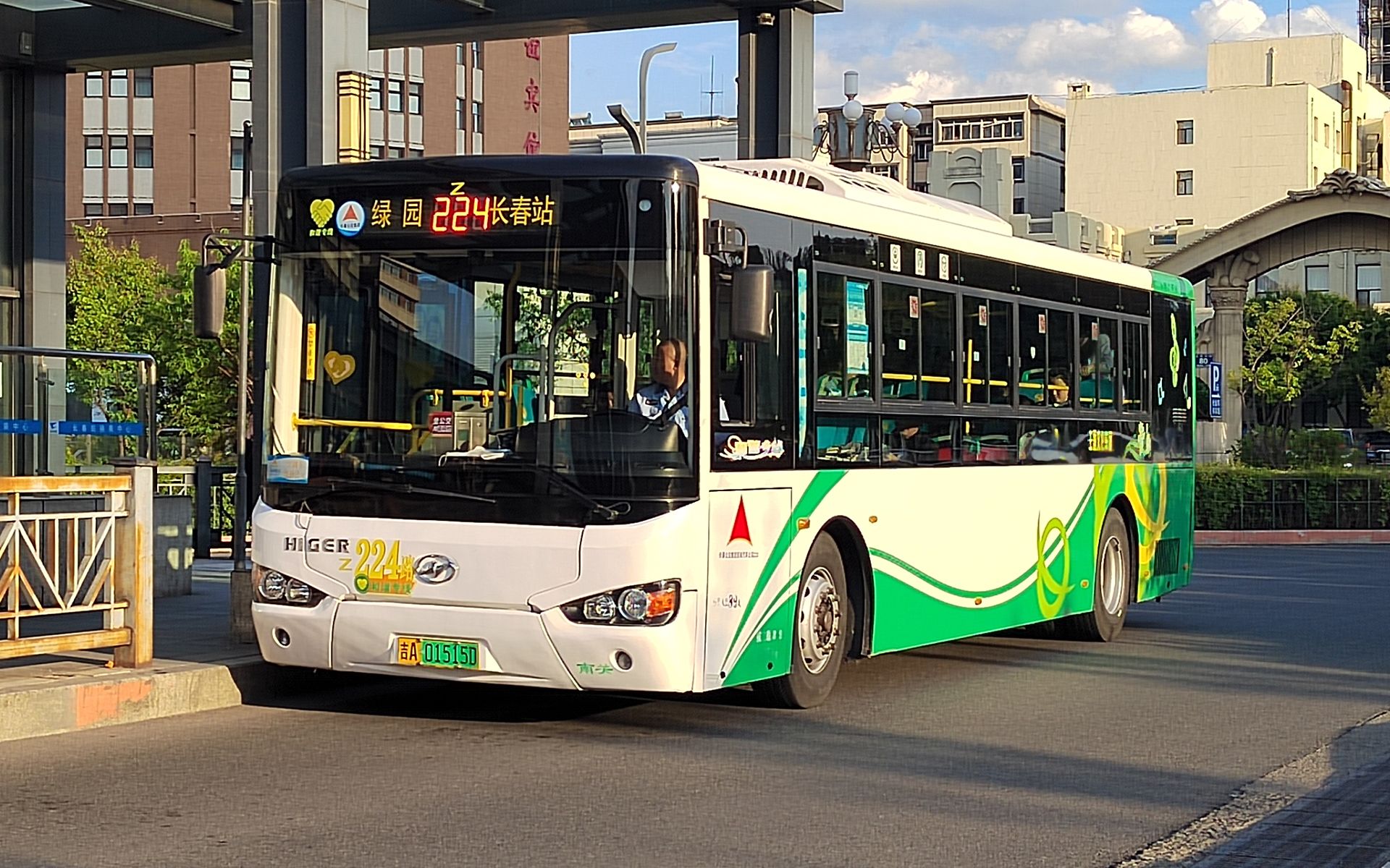 站在2241光年的地方，能否看到秦始皇登基的盛况？...