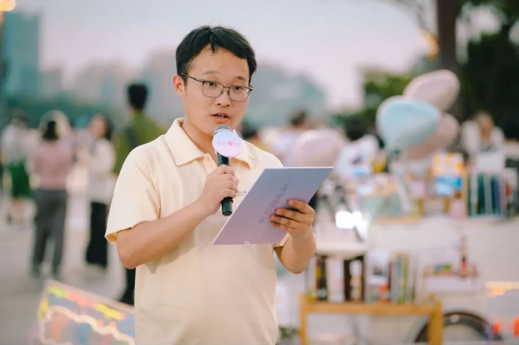 当代斜杠青年现象解析 为什么年轻人都不想上班