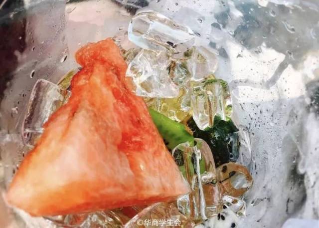 上海大学生微信茶饮社交白皮书：从奶茶续命到茶室治学