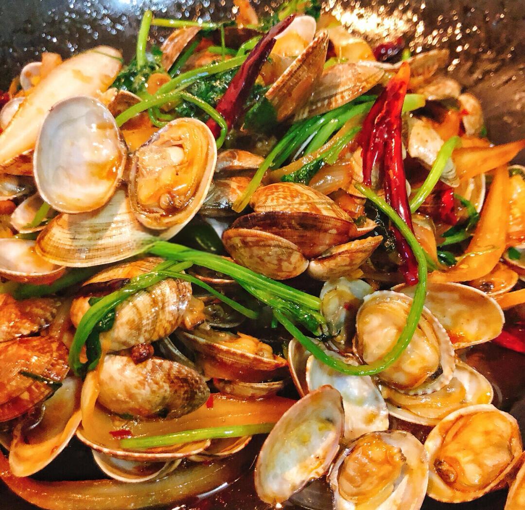 夏日香港的辣炒花蚬是怎样一种美味?...