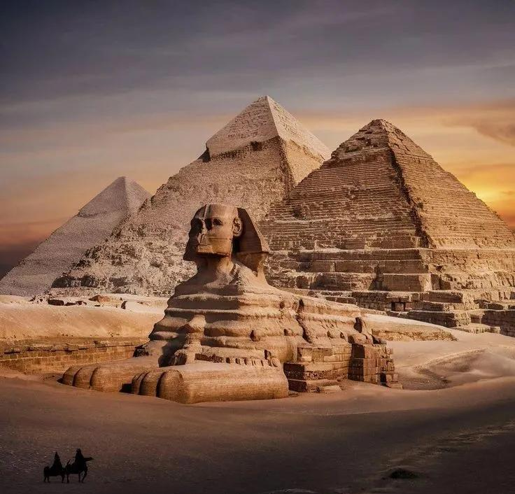 胡夫金字塔北纬29.9792度,光速也是,巧合还是...