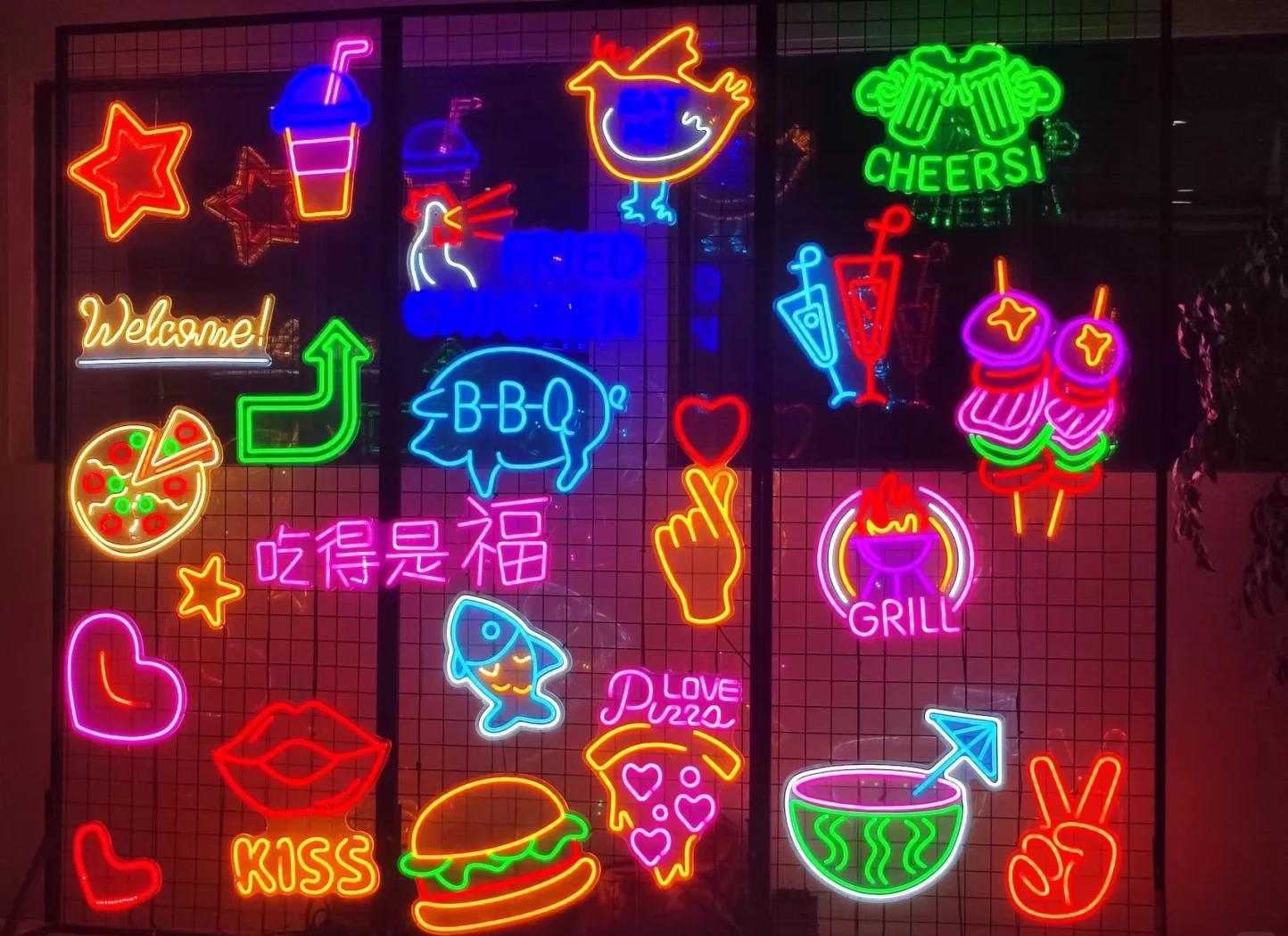 当贺兰山遇见霓虹灯：一个外地人眼中的银川摸吧江湖新体验