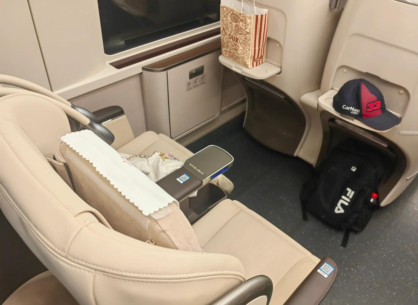 到底谁会坐高铁一等座?...