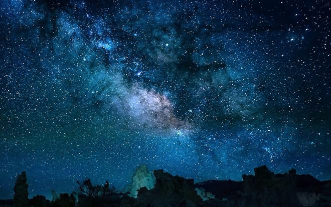 为什么现在很少看见银河了？是因为地球方位变化吗？...