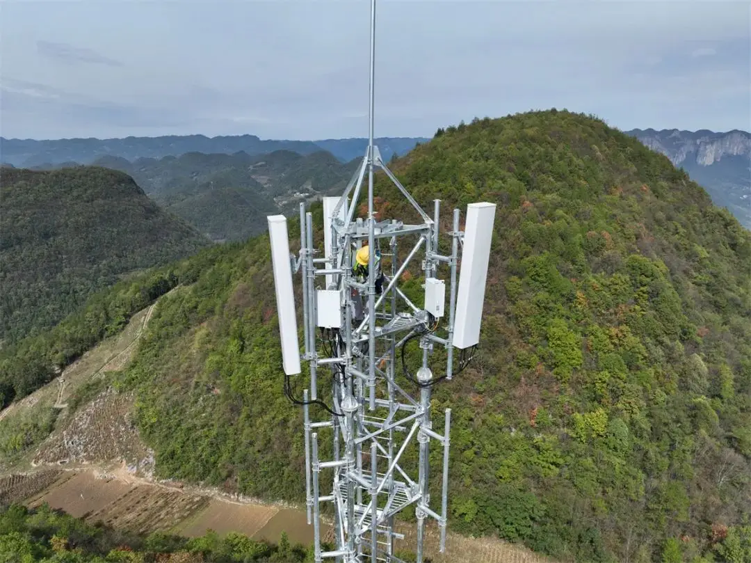 5G信号存在电离辐射？并导致全球疫情，英国民众烧毁...