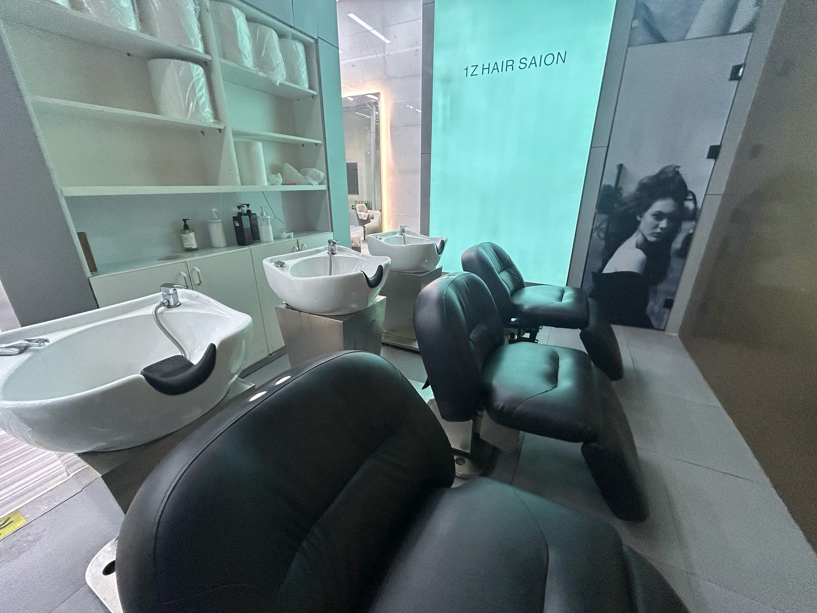 社区通告：城中村和棚户区的发廊怎么选？2025年实地避坑与体验指南