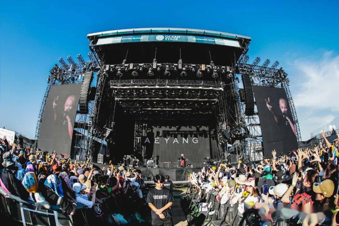 怀特岛音乐节：缩小版的英国生活...