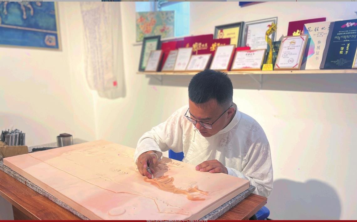 皮雕非遗传承人有哪些 翡翠带皮雕价值怎么看