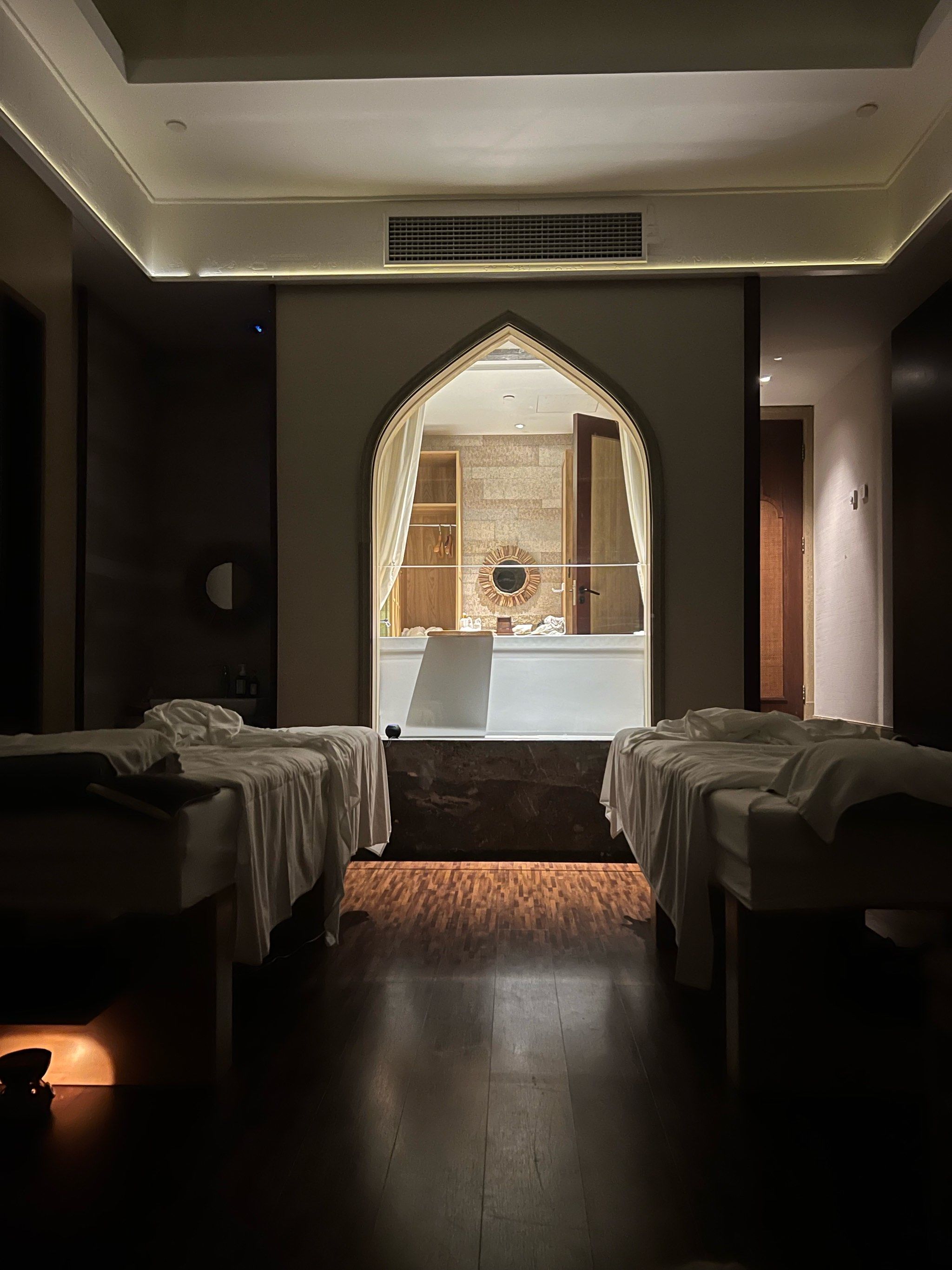 上海高端spa精油按摩体验解析,都市女性的身心疗愈密码