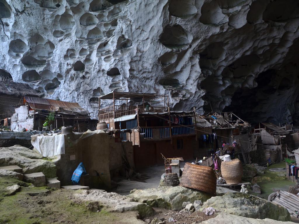 亚洲最后的穴居部落“中洞苗寨”为什么值得一游？...