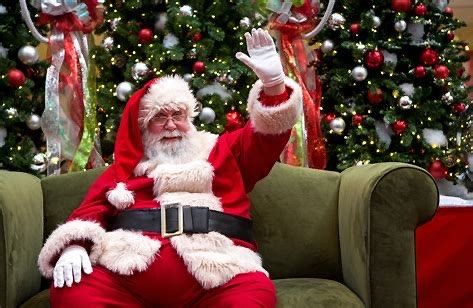 荷兰：圣诞老人小助手引发大争论...