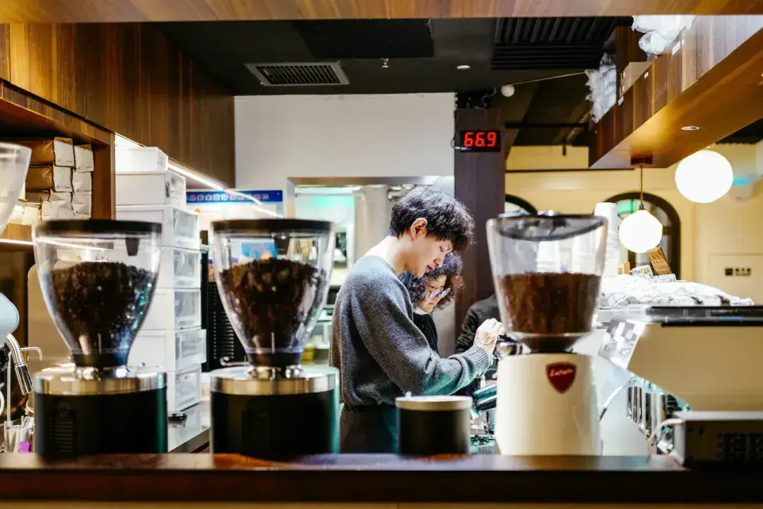 为什么很多人更愿意去咖啡馆看书和工作?...