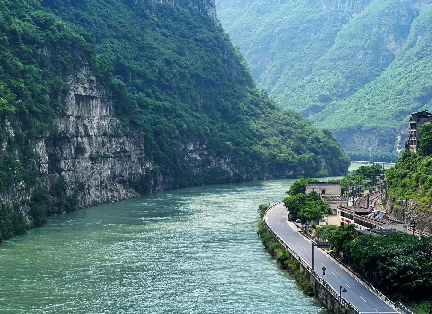 乐山金口大峡谷必游景点 大瓦山徒步路线推荐