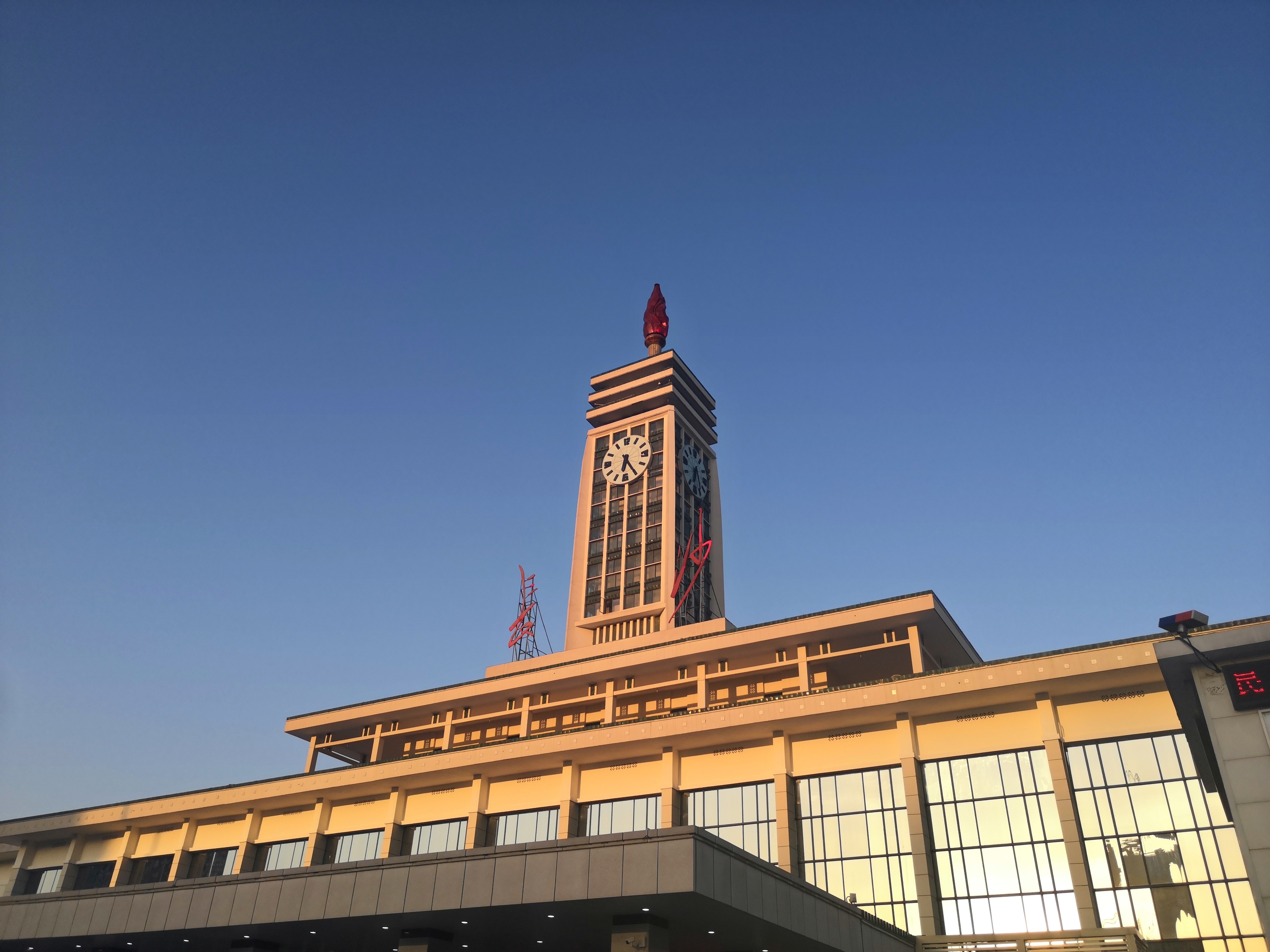 星城门户的人文密码——长沙火车站商圈生态观察报告解析