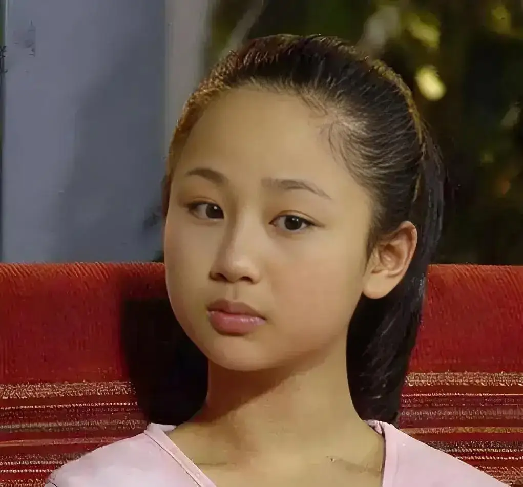 杨紫童星成长历程 从国民闺女到实力演员